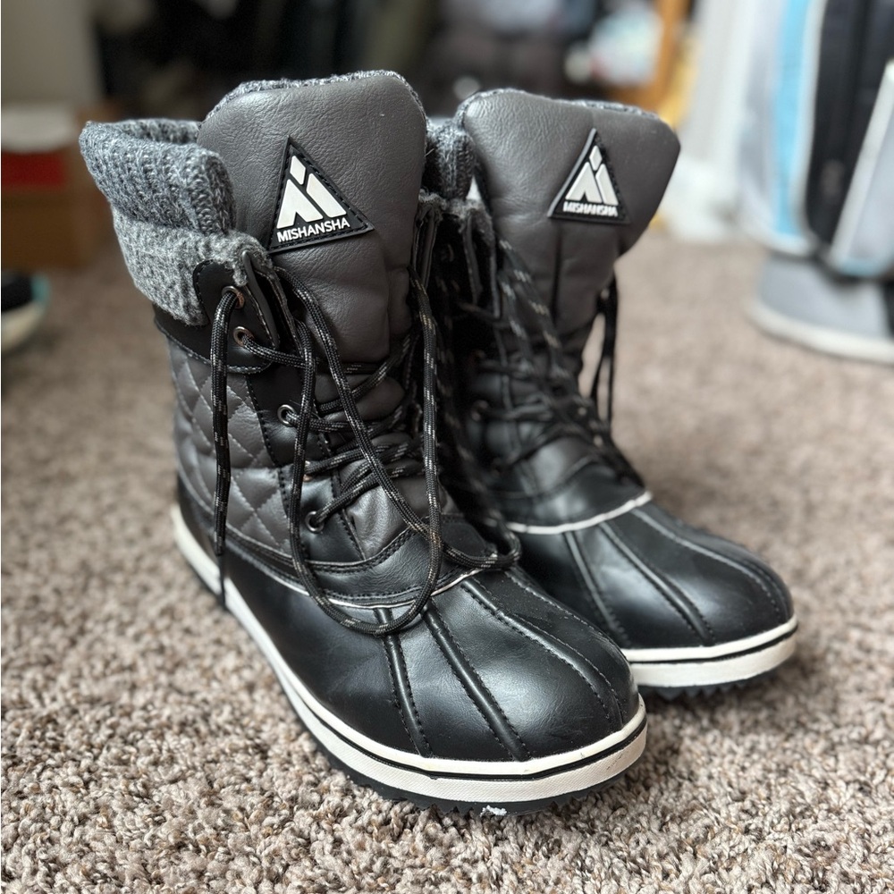 Mishansha Gray and Black Winter Boots